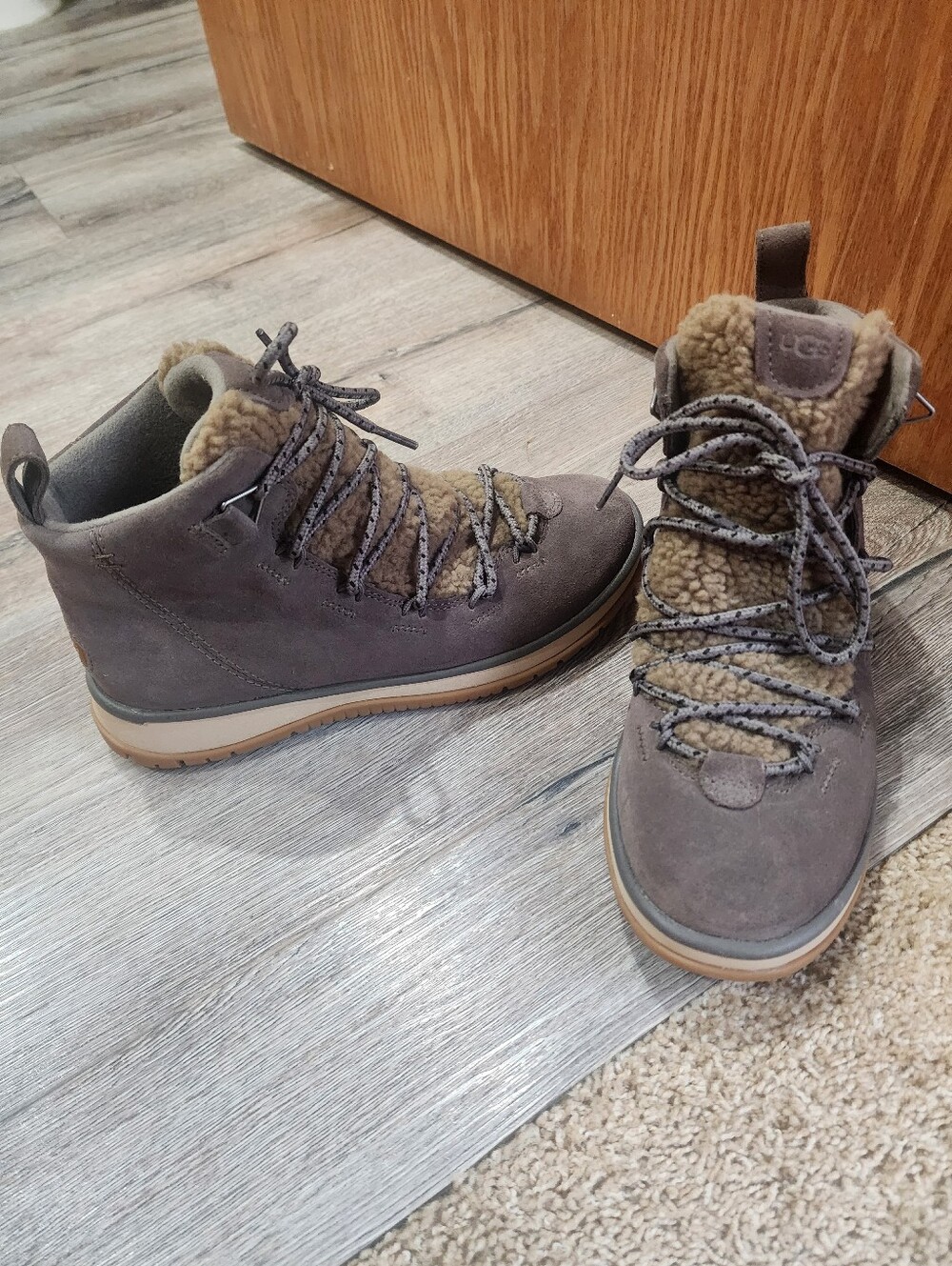 New Women Ugg Uggs Boots Shoes Lakesider Hertiage Grey 8.5